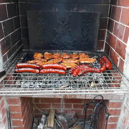 U Stoly בית הארחה יאסימוב
